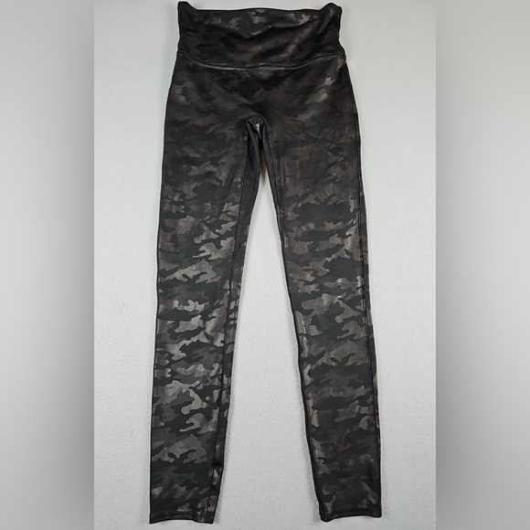 NWOT SPANX Faux Leather High Rise Camo Leggings- Size Large - Picture 4 of 8
